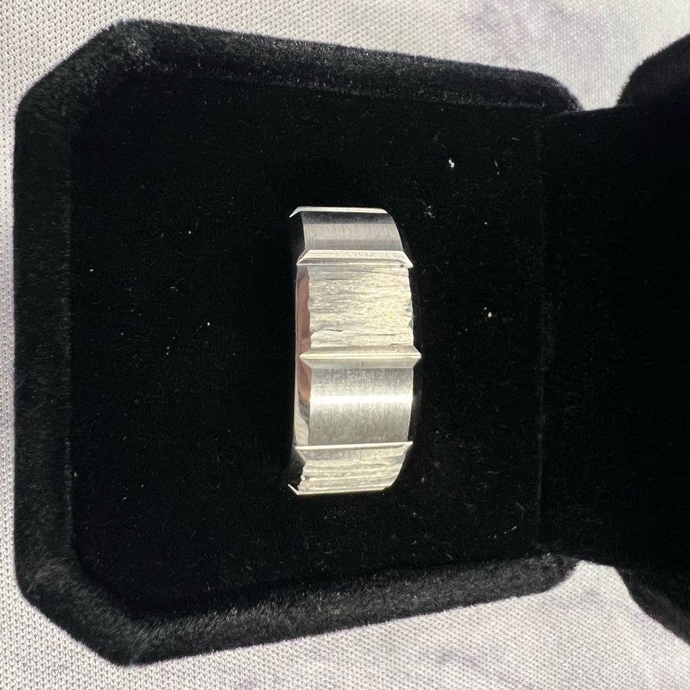 Cobalt Geometric Ring